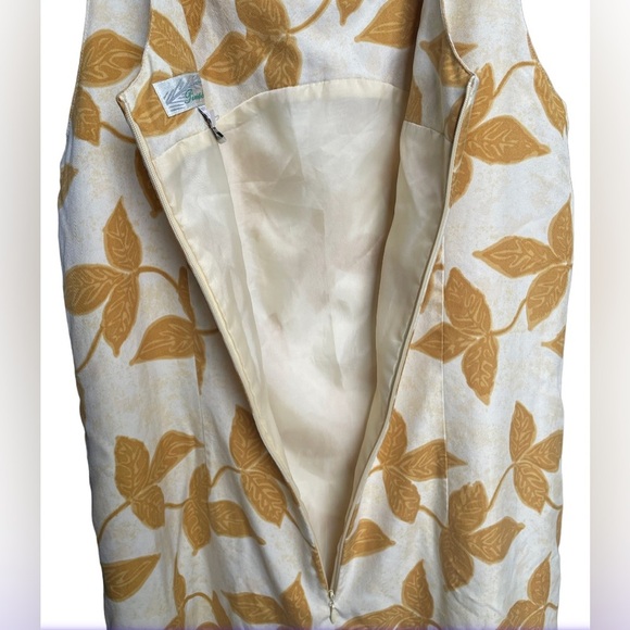 Pineapple Moon Dresses | Woman Size M Color: Gold/Yellow 100% silk - Picture 4 of 5